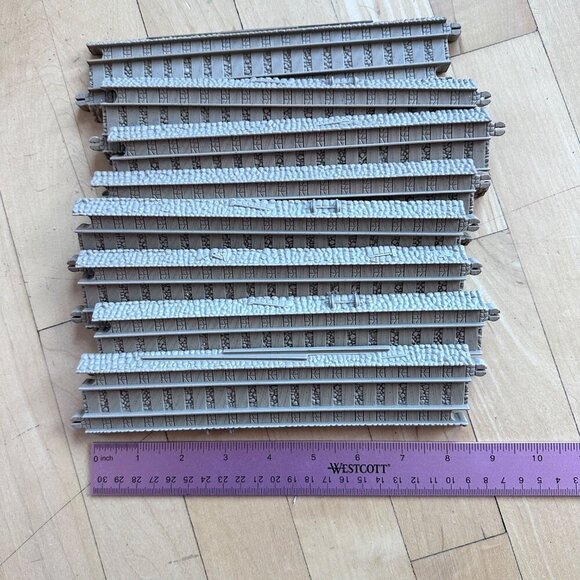 Thomas and Friends Elsbridge Train Set With Tracks Tunnels and Accessories - Picture 15 of 16